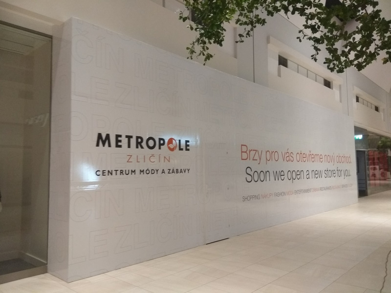 Obchody, kanceláře, desky, panely, polepy (Cooltisk.cz)